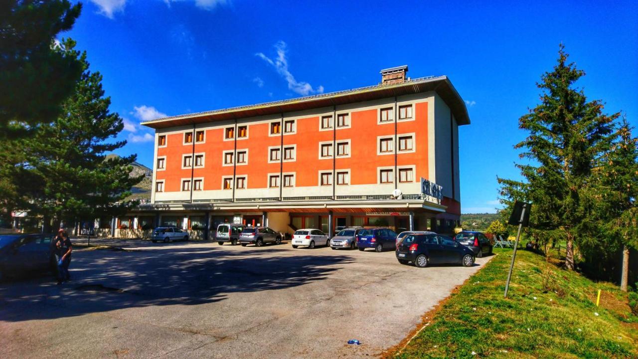 Hotel Holidays Roccaraso Exterior foto